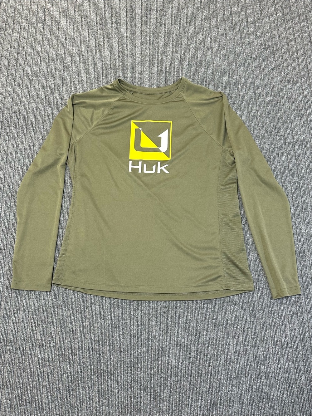 Huk Reflections Pursuit long-sleeve performance shirt